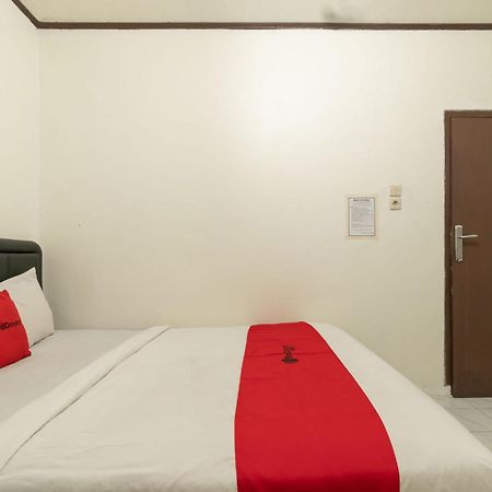 红多兹酒店-近英达水上乐园小屋 雅加达 外观 照片